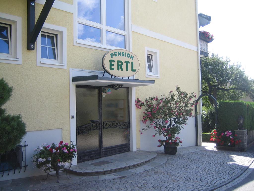 Pension & Apartments Ertl Seeboden Exteriör bild